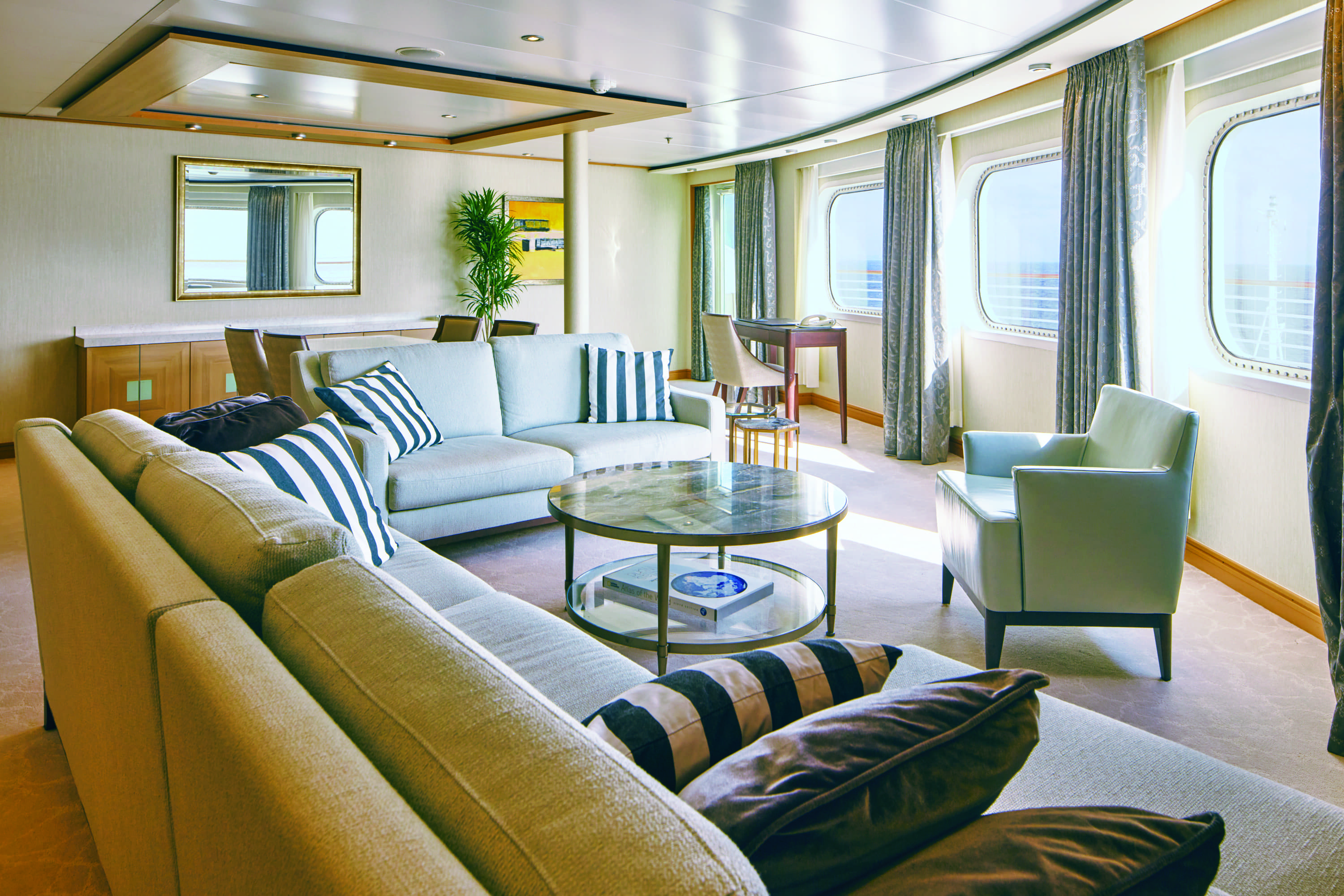 SIGNATURE SUITE シグネチャースイート